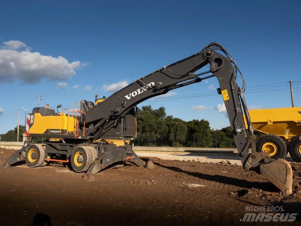 Volvo EW 240 E MH Lastik tekerli ekskavatörler
