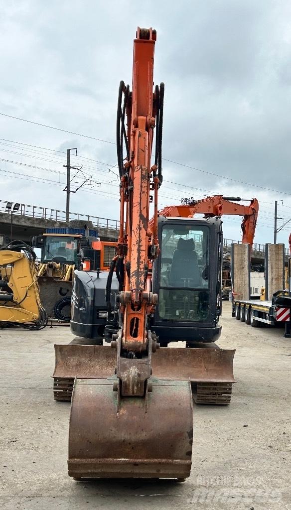 Hitachi Zaxis 85 USB Midi ekskavatörler 7 - 12 t