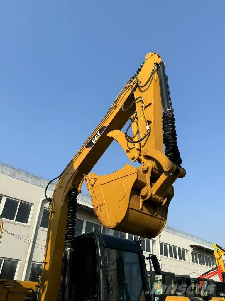 CAT 308 E2 Paletli ekskavatörler