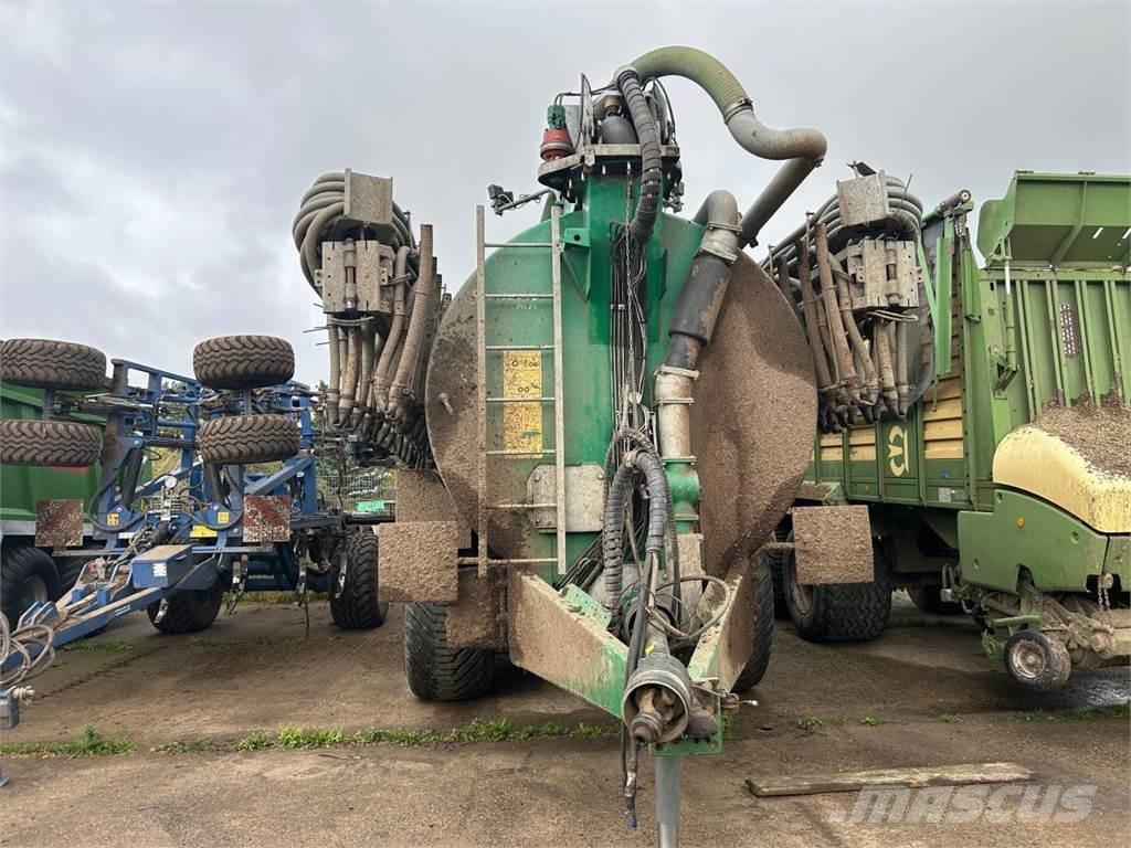 Samson PG 25 30m Sivi gübre ve ilaç tankerleri
