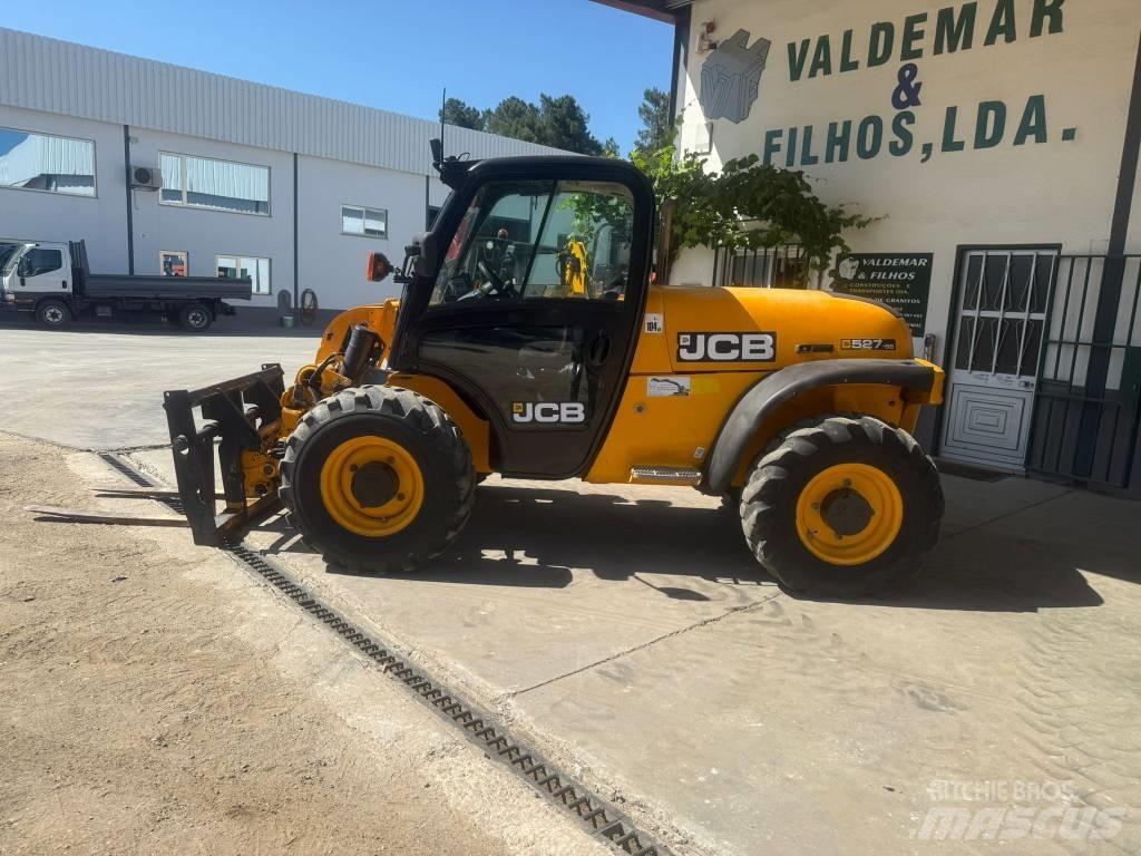 JCB 527-55 Tarimsal teleskopik yükleyiciler