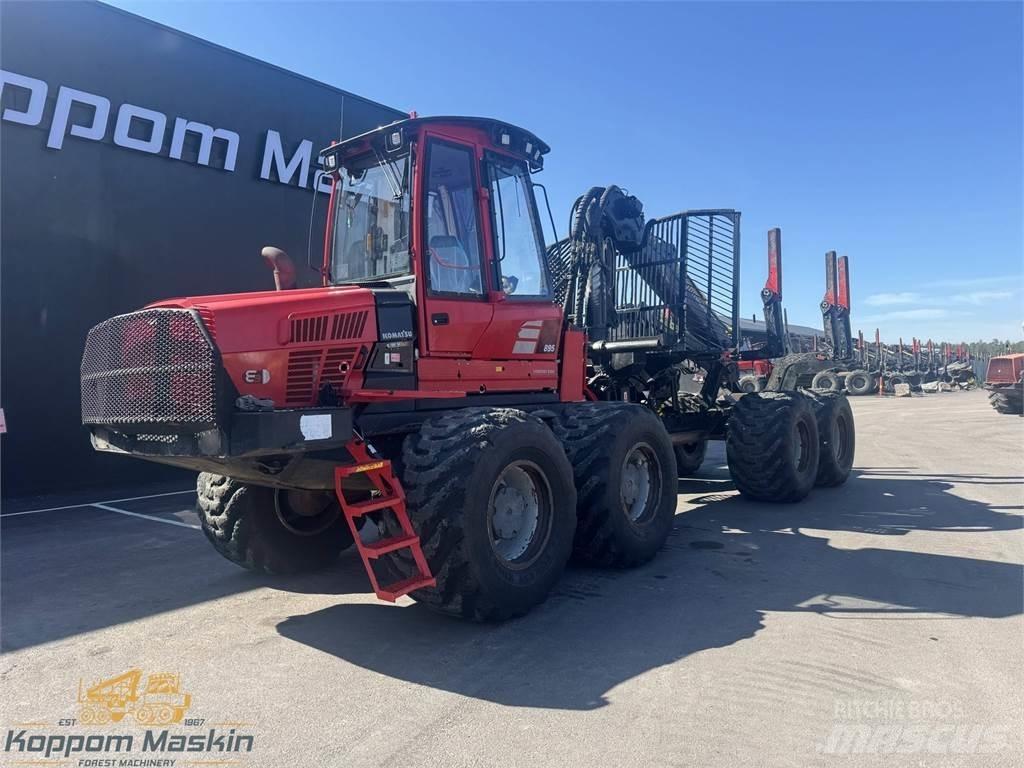 Komatsu 895 Tomruk yükleyici traktörler
