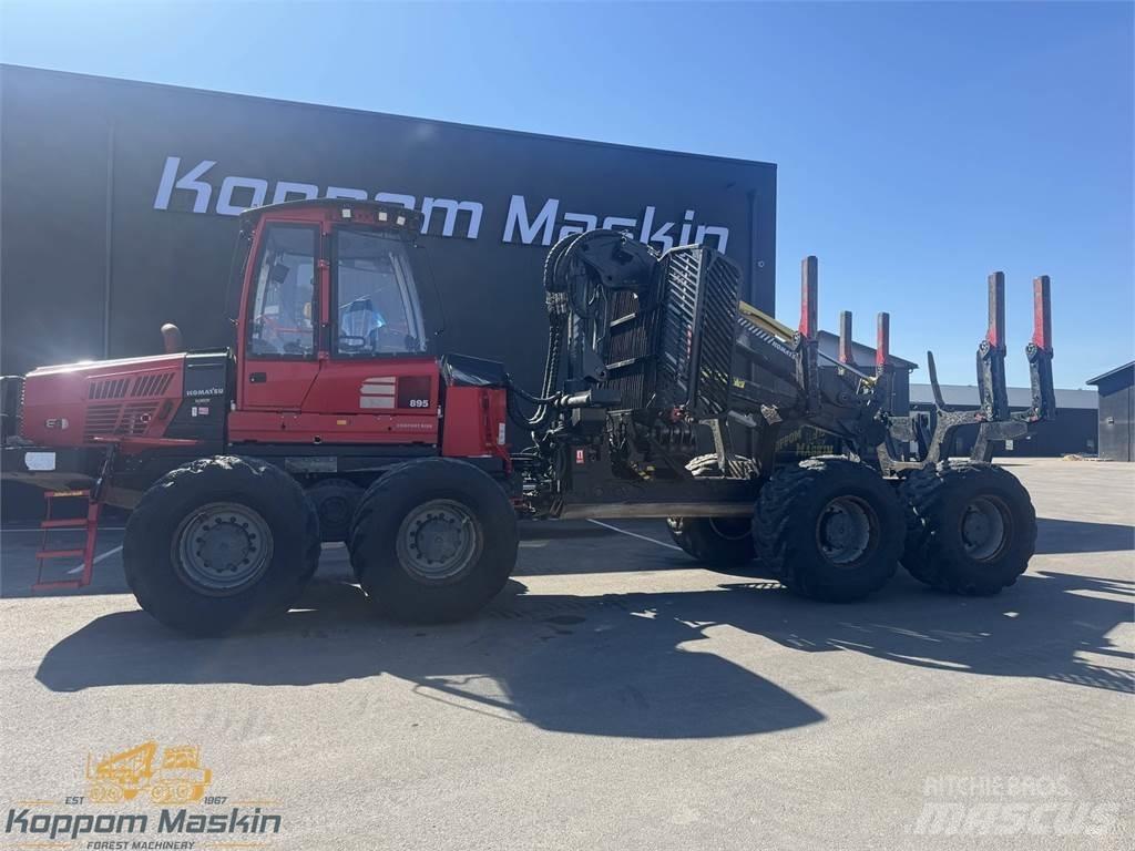 Komatsu 895 Tomruk yükleyici traktörler