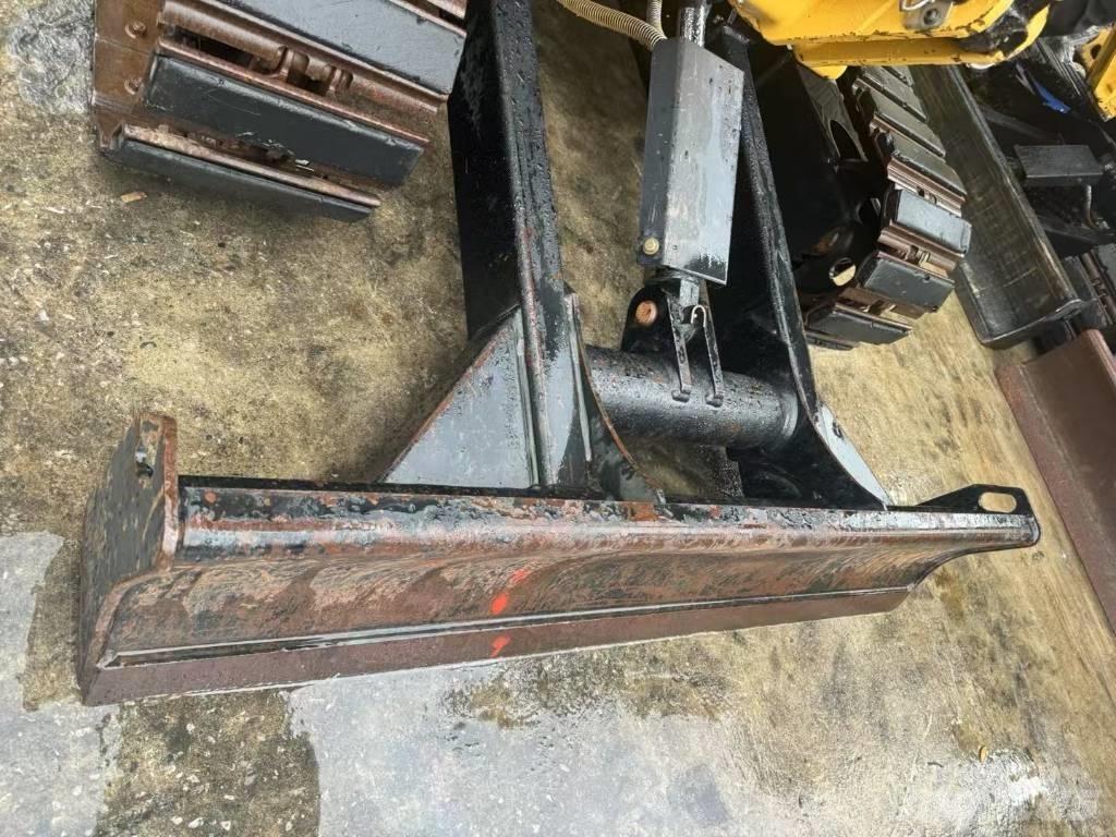 CAT 303 E CR Paletli ekskavatörler