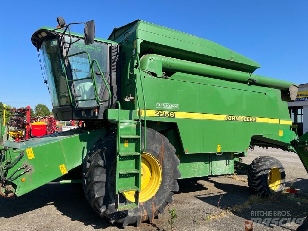 John Deere 2256 Biçerdöverler