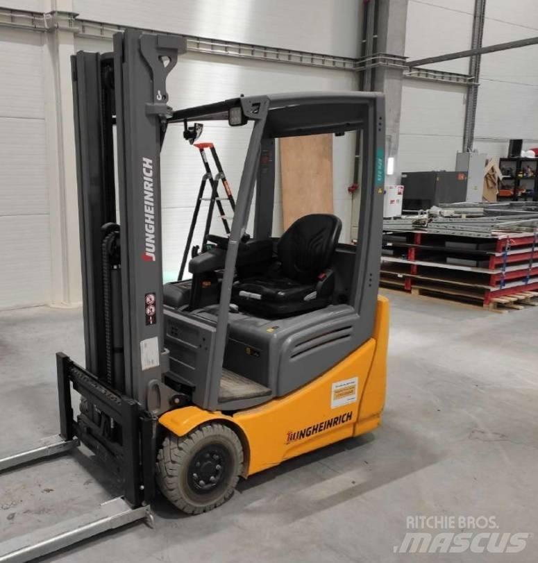 Jungheinrich EFG 215 Elektrikli forkliftler