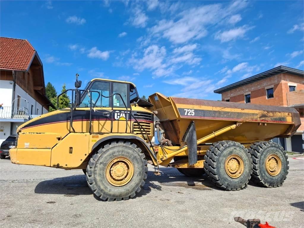 CAT 725 Belden kirma kaya kamyonu
