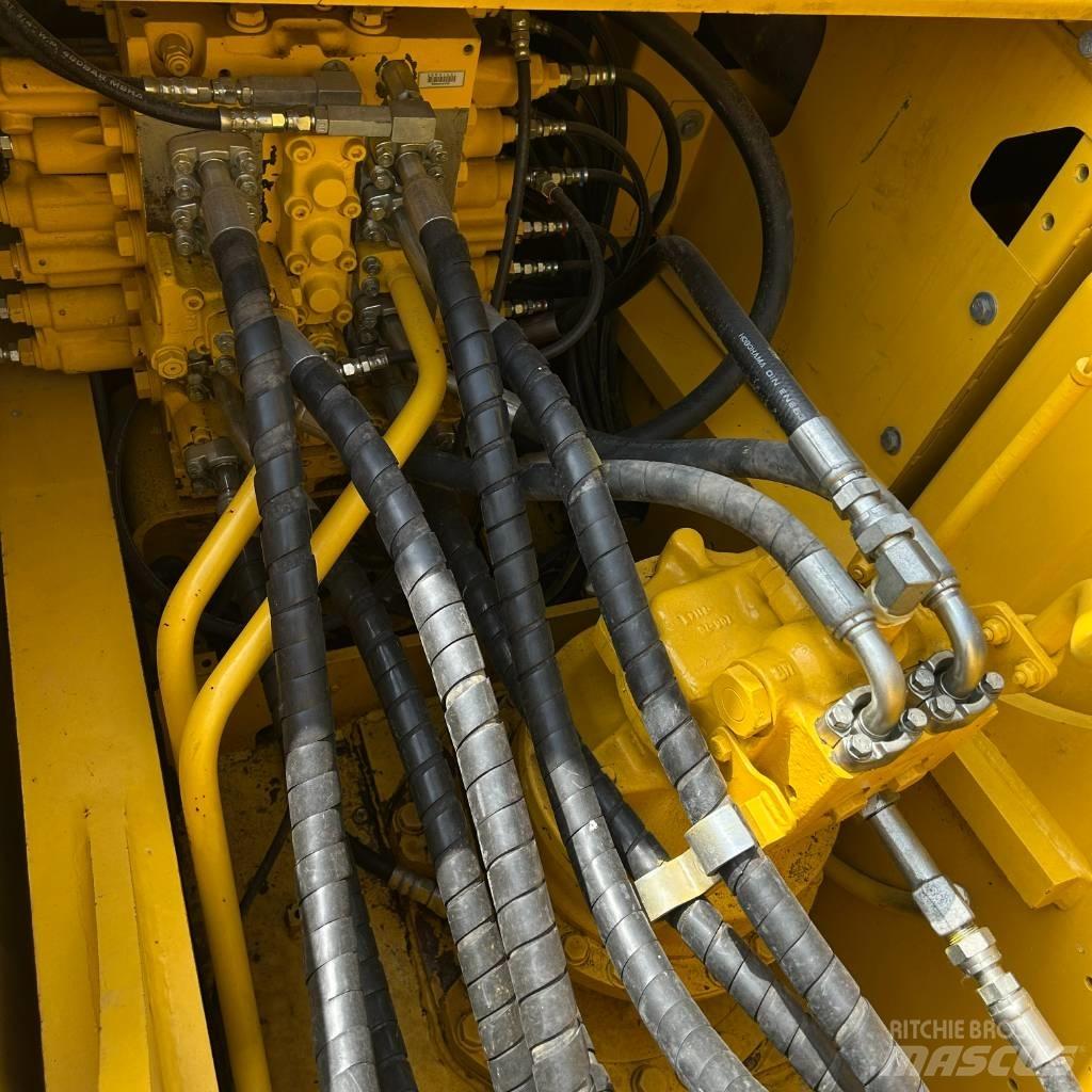 Komatsu 210-8 Paletli ekskavatörler