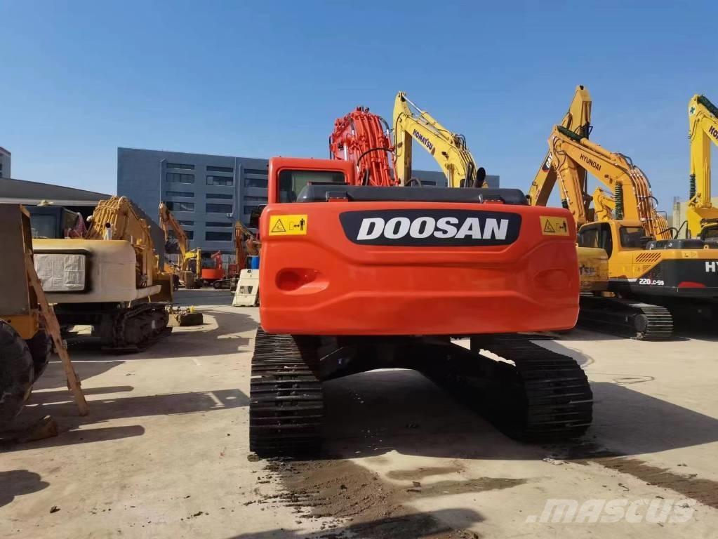 Doosan DX 225 Paletli ekskavatörler