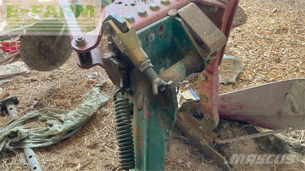 Kverneland LB 100 Pulluklar