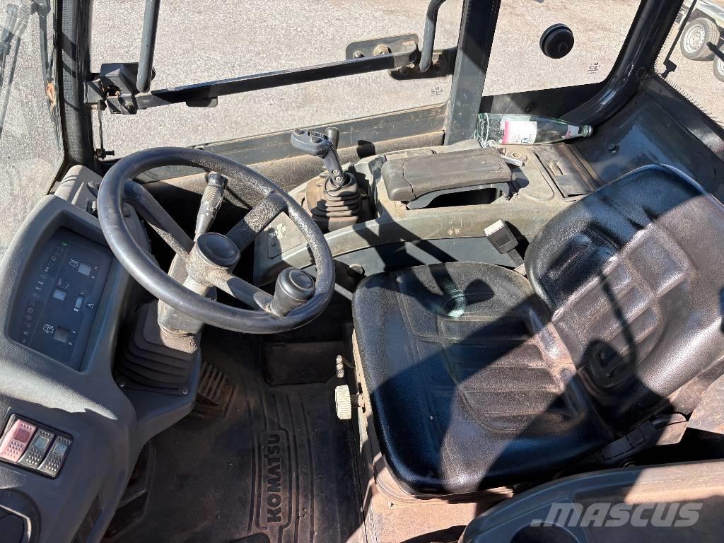 Komatsu WA 90 Tekerlekli yükleyiciler