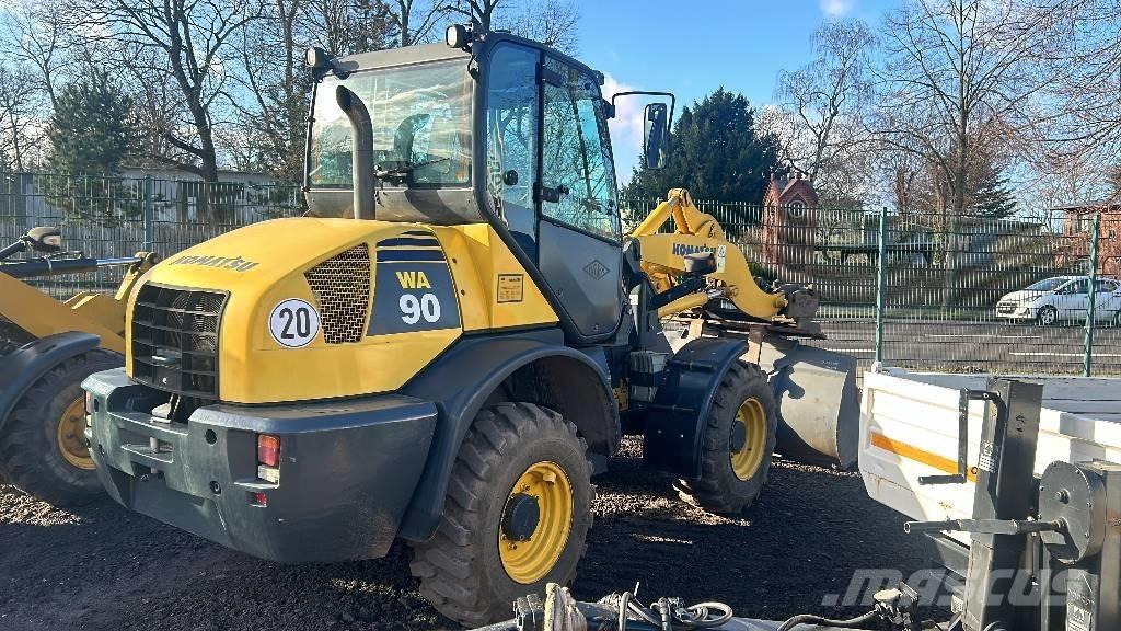 Komatsu WA 90 Tekerlekli yükleyiciler