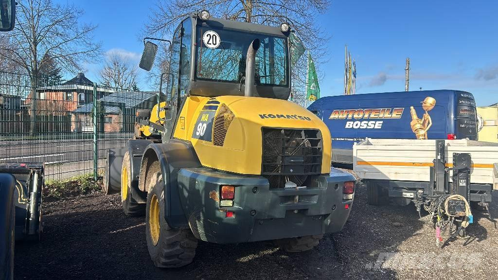 Komatsu WA 90 Tekerlekli yükleyiciler