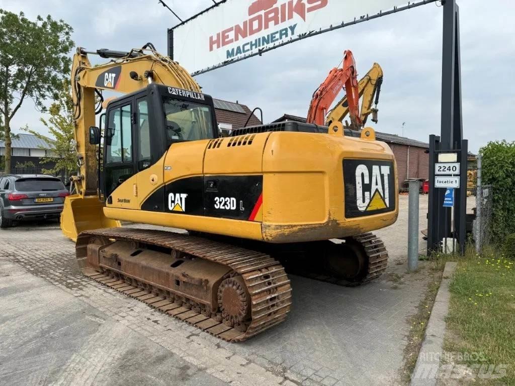 CAT 323DL (320DL) Paletli ekskavatörler