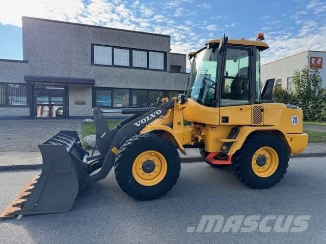 Volvo L 30 G Tekerlekli yükleyiciler