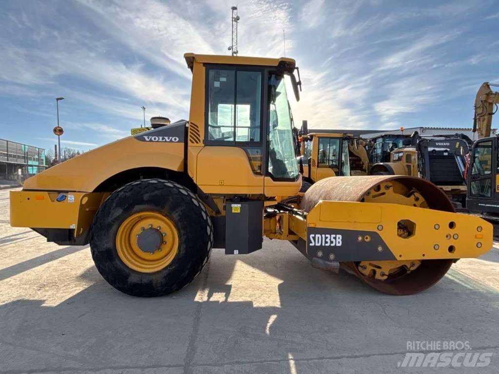 Volvo SD 135 B Tek tamburlu silindirler
