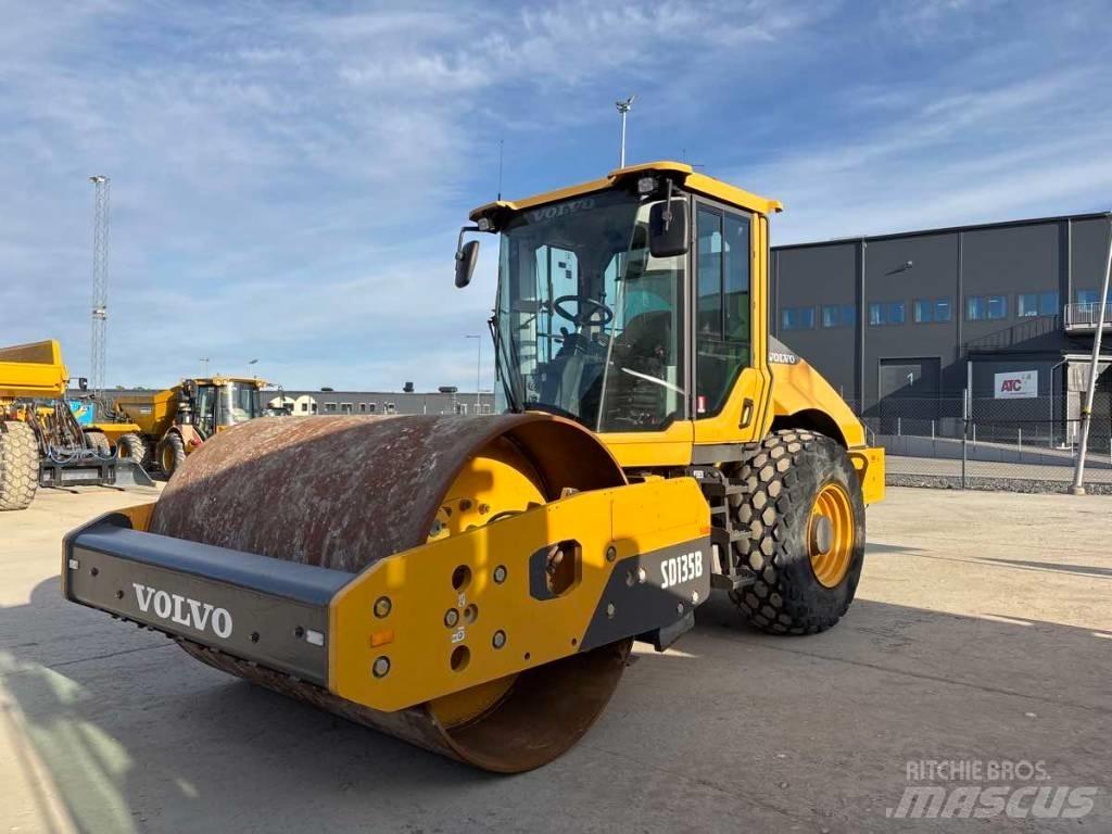 Volvo SD 135 B Tek tamburlu silindirler