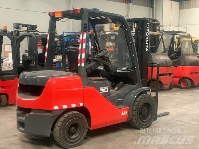 Toyota 8 FD F 30 Dizel forkliftler