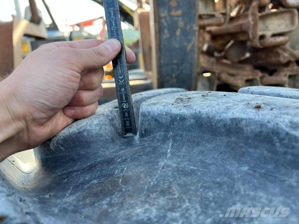 Valmet 840.2 Tomruk yükleyici traktörler