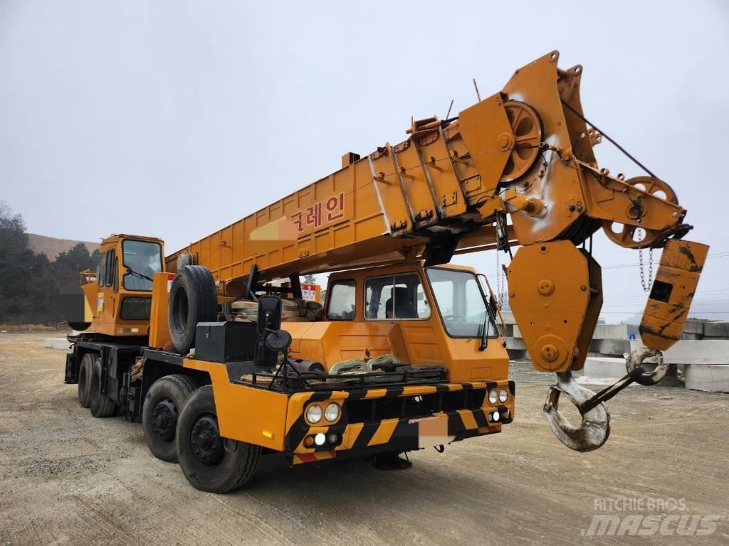 Hyundai HC 50 Yol-Arazi Tipi Vinçler (AT)