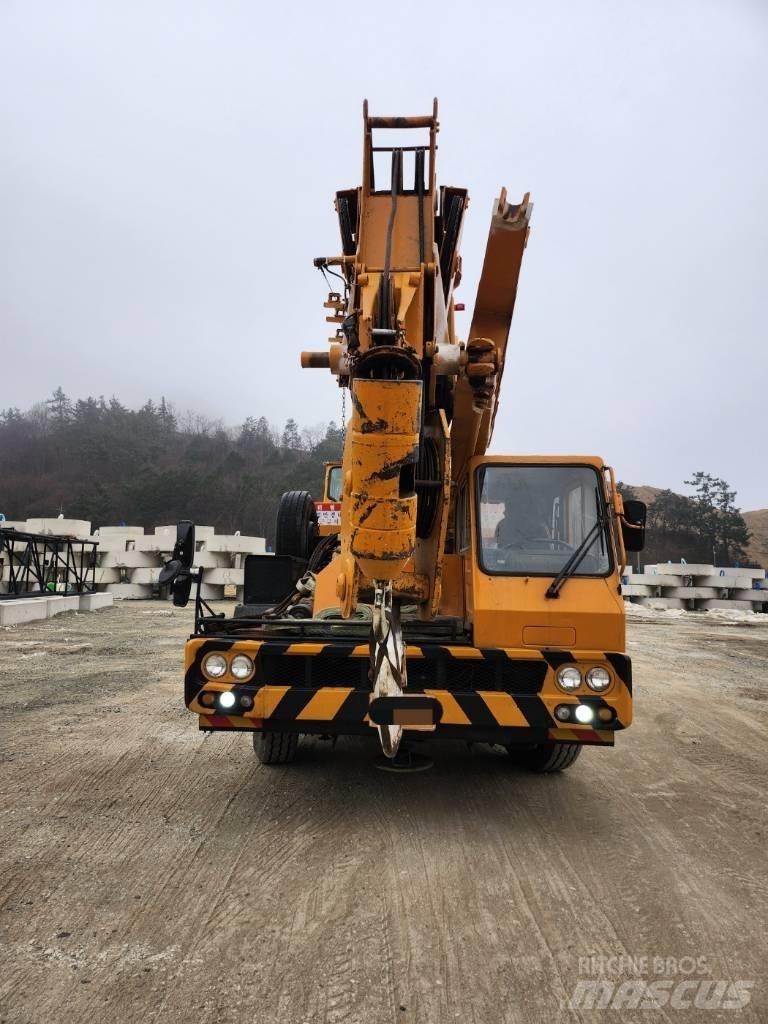 Hyundai HC 50 Yol-Arazi Tipi Vinçler (AT)