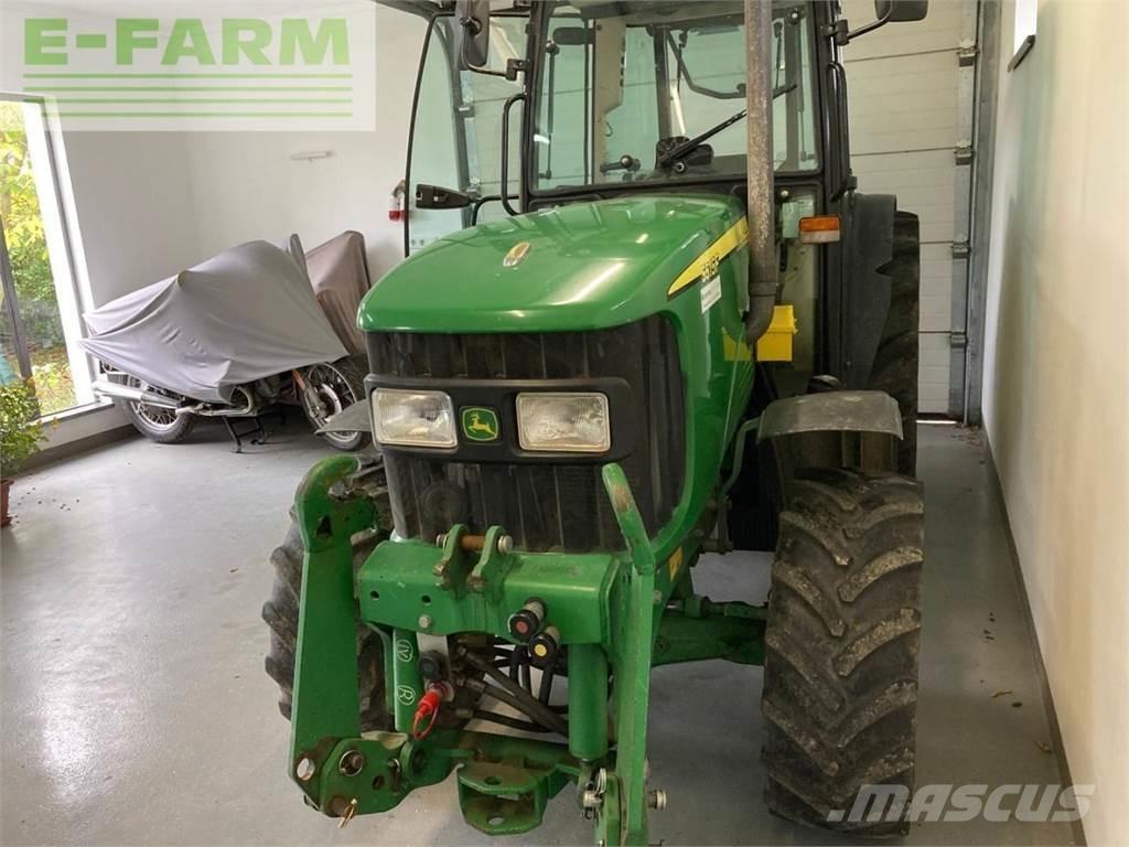 John Deere 5515F Traktörler