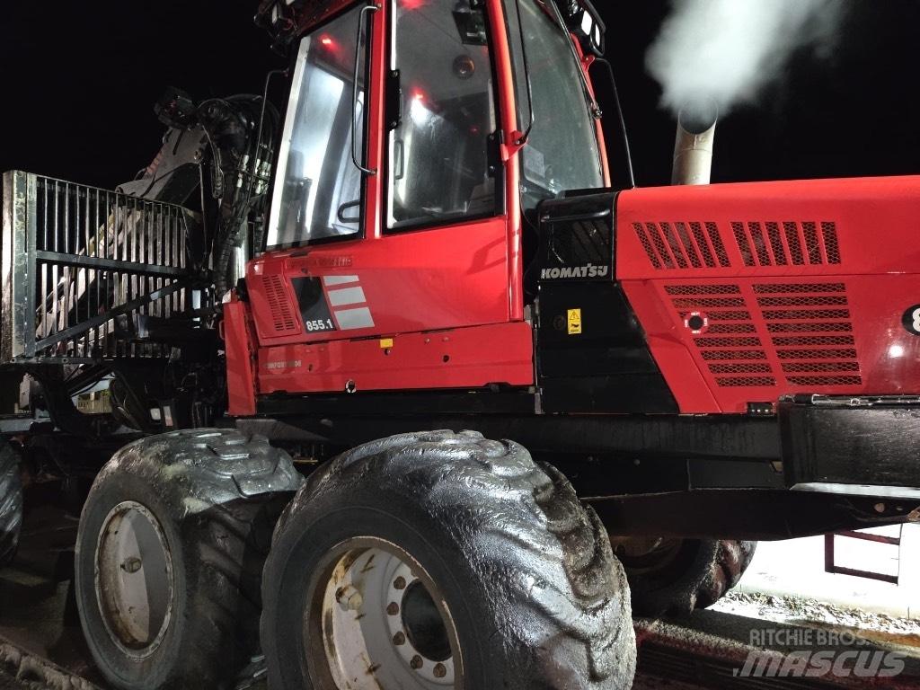Komatsu 855.1 Tomruk yükleyici traktörler