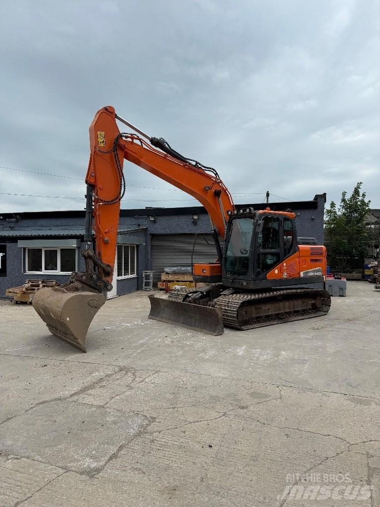 Doosan DX 140 LC Paletli ekskavatörler