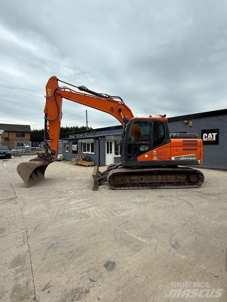 Doosan DX 140 LC Paletli ekskavatörler
