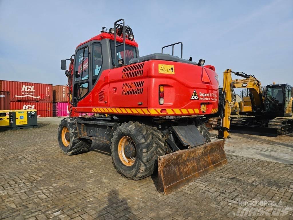Doosan DX 140 W-3 Lastik tekerli ekskavatörler