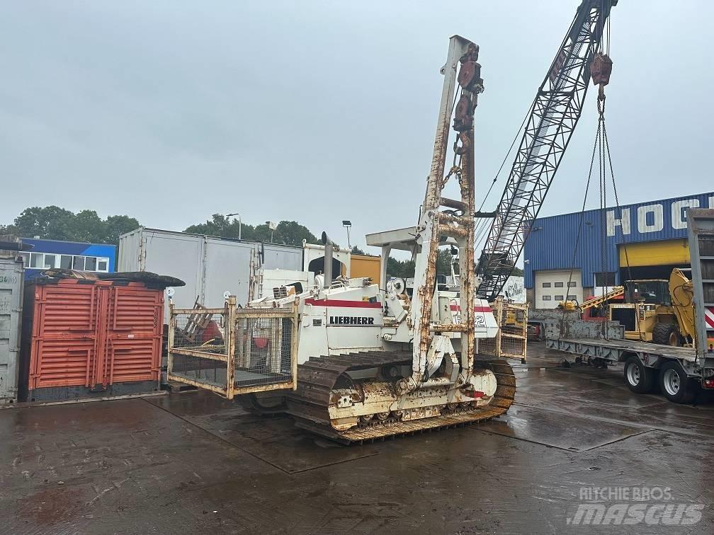 Liebherr RL 22 B Boru döşeme dozerleri