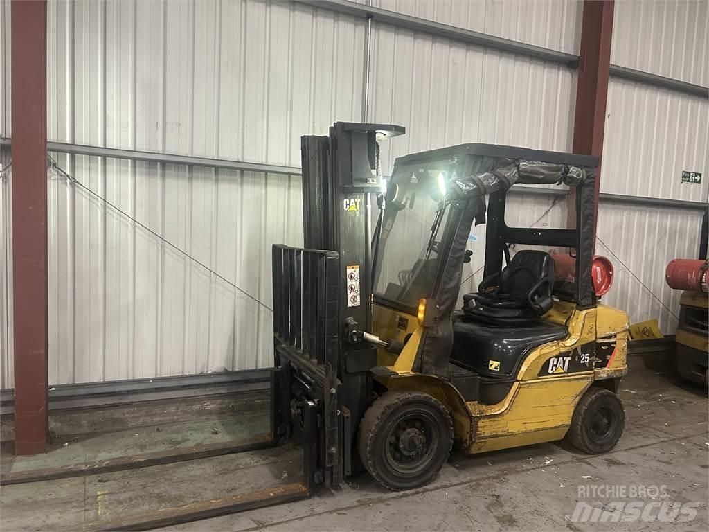 CAT GP25NT LPG'li forkliftler