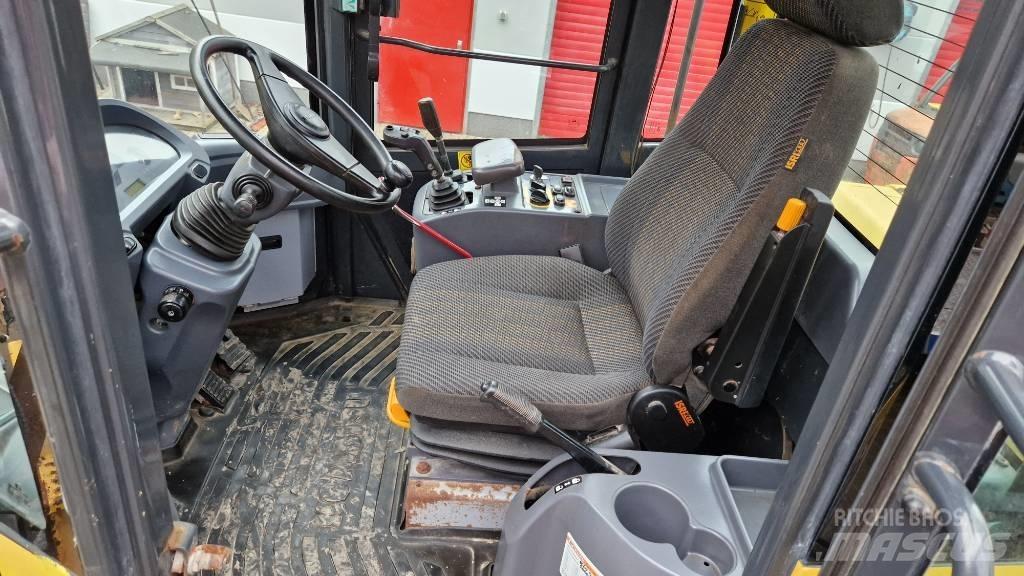 Komatsu WA 200 PZ-6 Tekerlekli yükleyiciler
