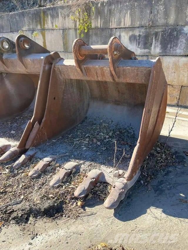 Komatsu PC 400 Paletli ekskavatörler