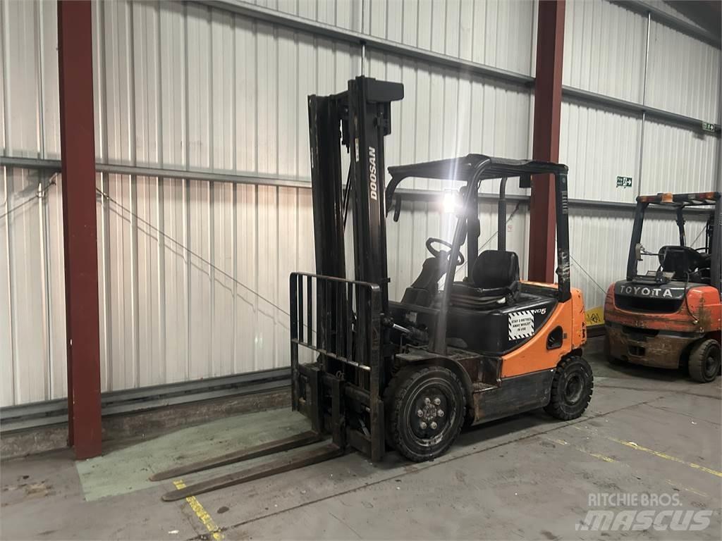 Doosan D25S-5 Dizel forkliftler