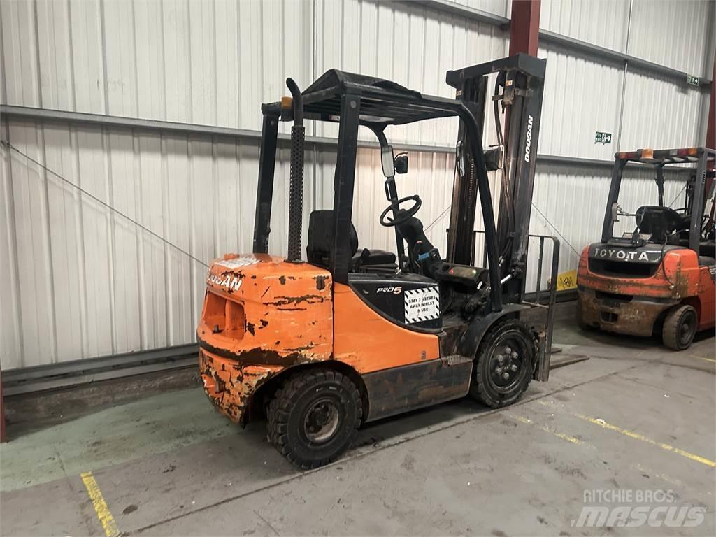 Doosan D25S-5 Dizel forkliftler