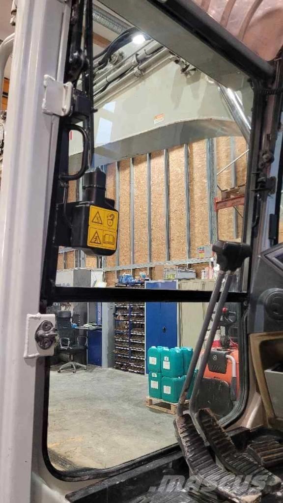 Takeuchi TB 2150 R Paletli ekskavatörler