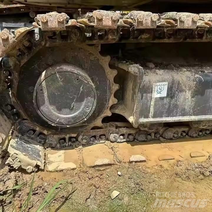 Komatsu PC70 Paletli ekskavatörler
