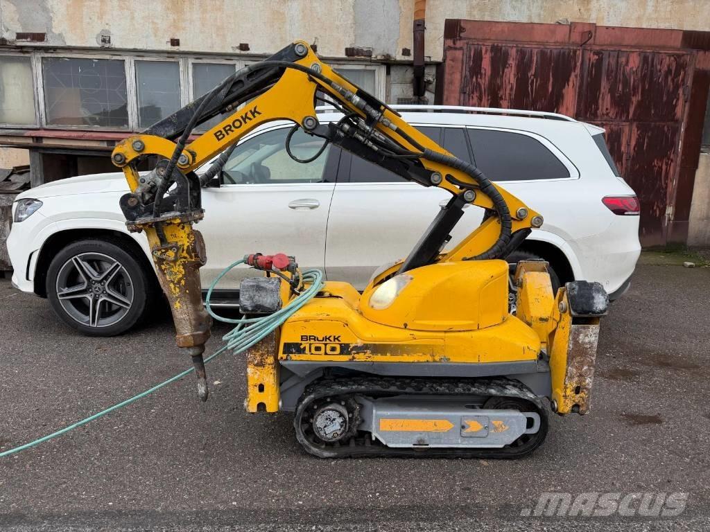 Brokk 100 Yıkım ekskavatörleri