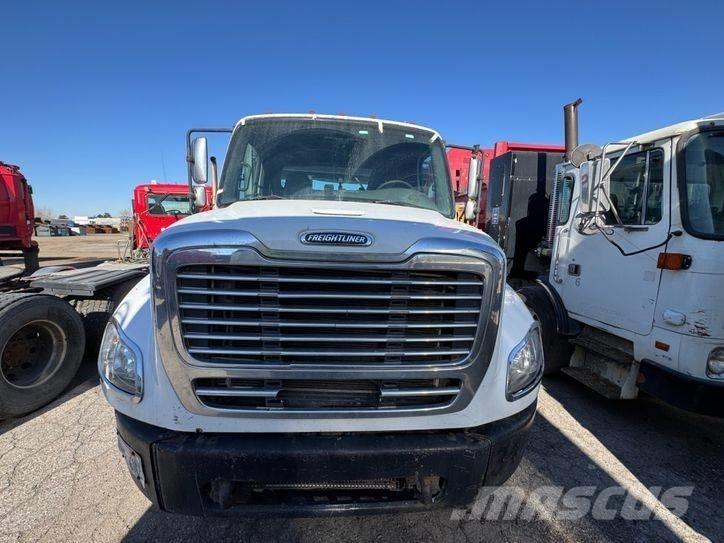 Freightliner M2 Çekiciler