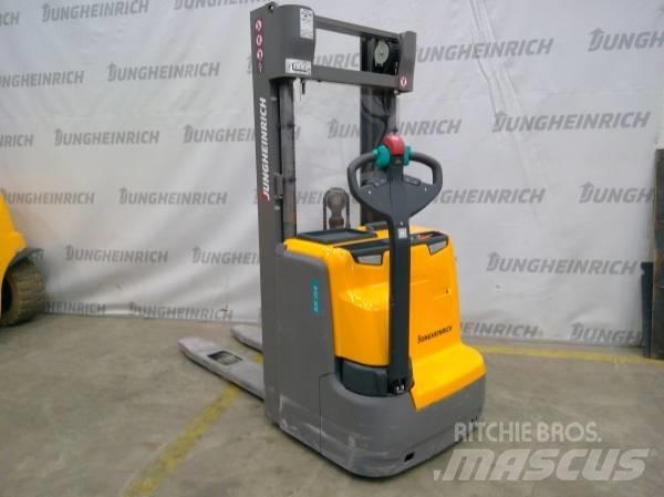 Jungheinrich EJC 214 Yaya kumandali istif makinasi