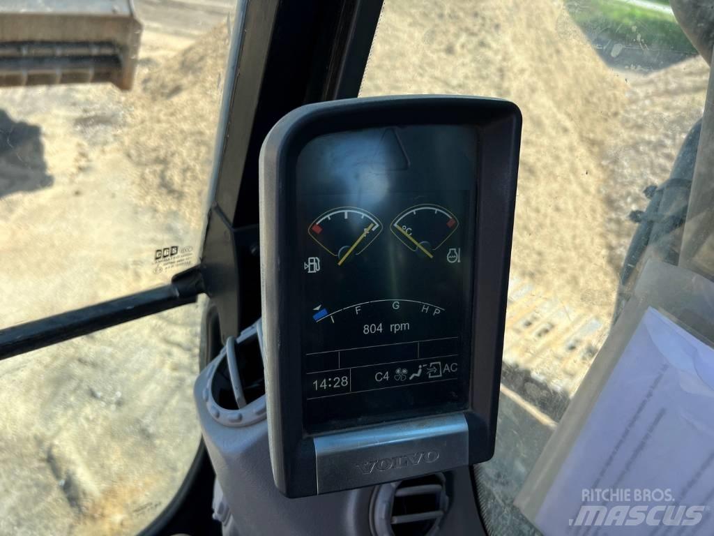 Volvo EC 300 D L Paletli ekskavatörler