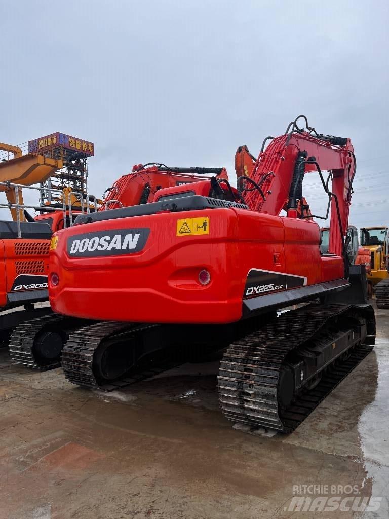 Doosan DX 225 LC-9 Paletli ekskavatörler