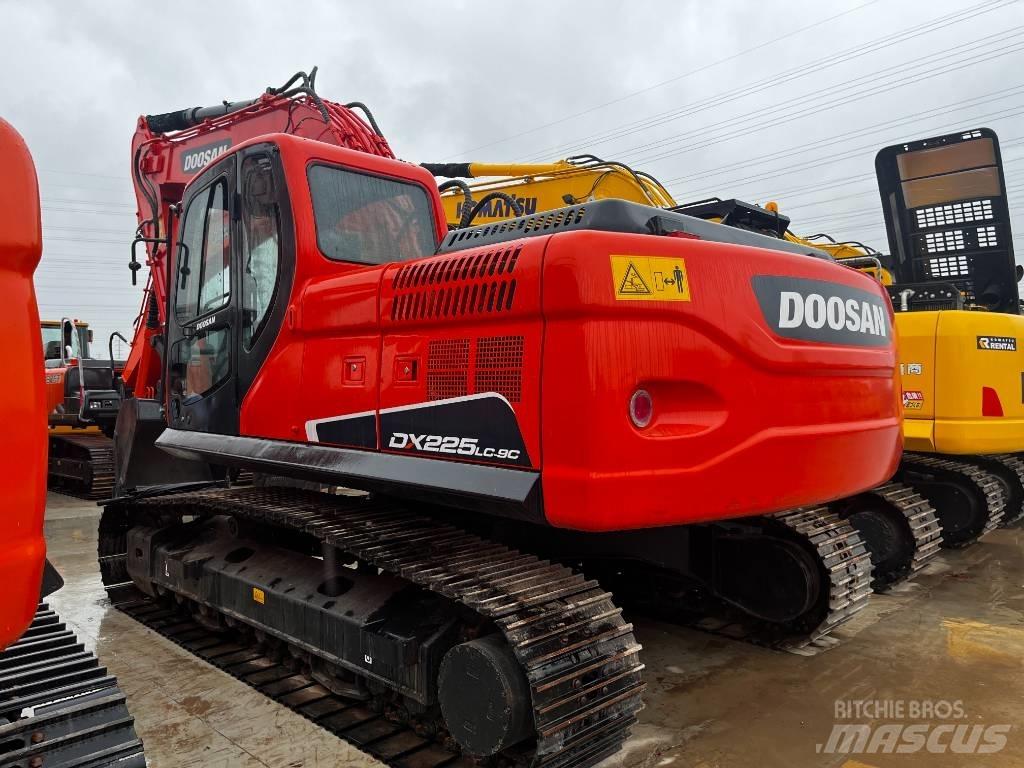 Doosan DX 225 LC-9 Paletli ekskavatörler