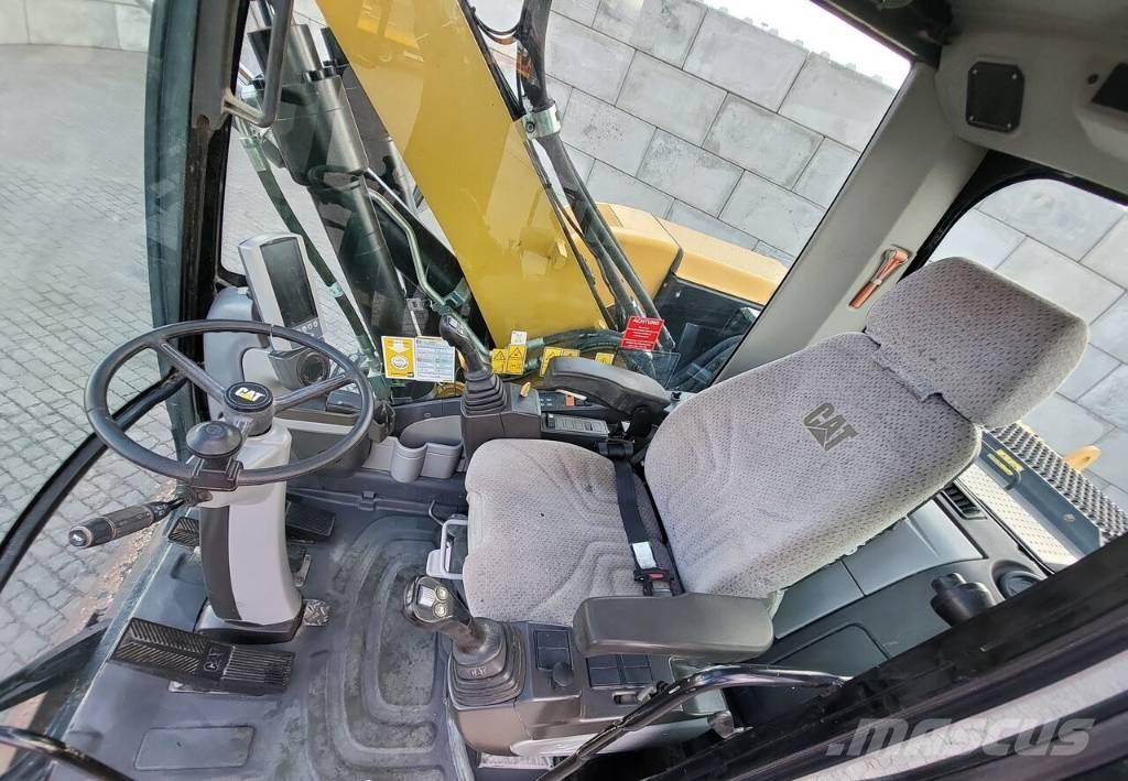 CAT M313 D Lastik tekerli ekskavatörler