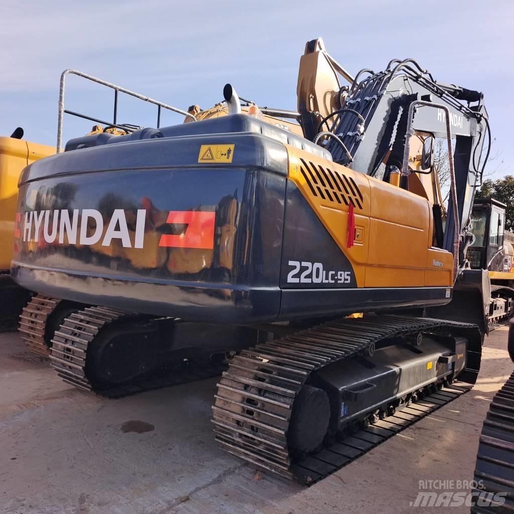 Hyundai 220LC -9S Paletli ekskavatörler