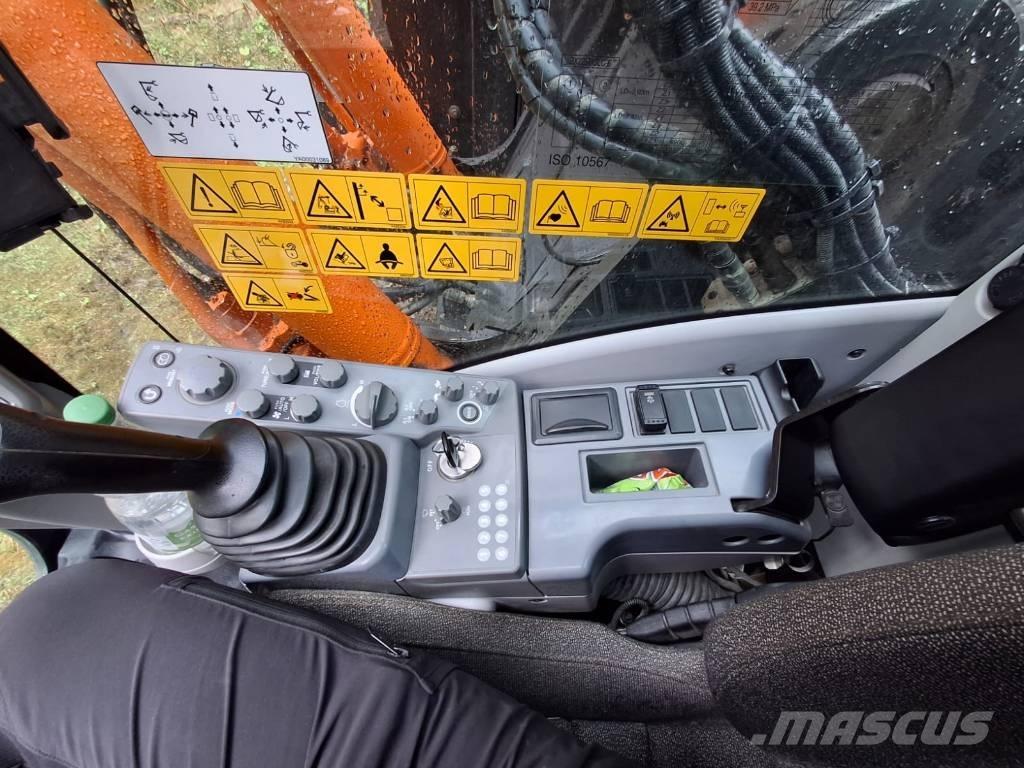 Hitachi ZX 225 US LC Paletli ekskavatörler