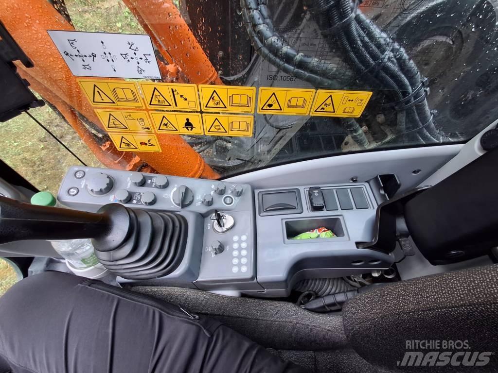 Hitachi ZX 225 US LC Paletli ekskavatörler