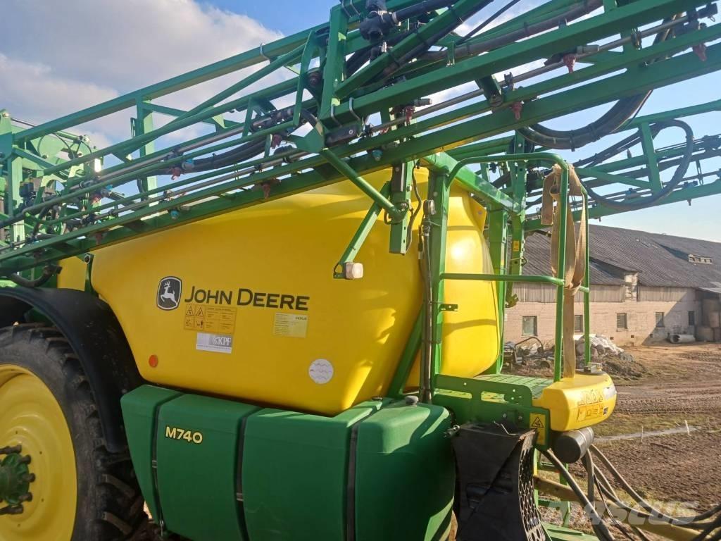 John Deere 740 Çekilir pülverizatörler