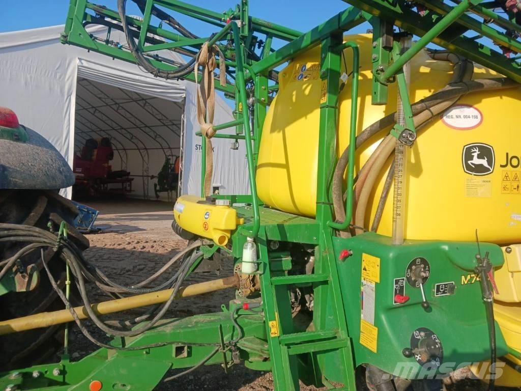 John Deere 740 Çekilir pülverizatörler